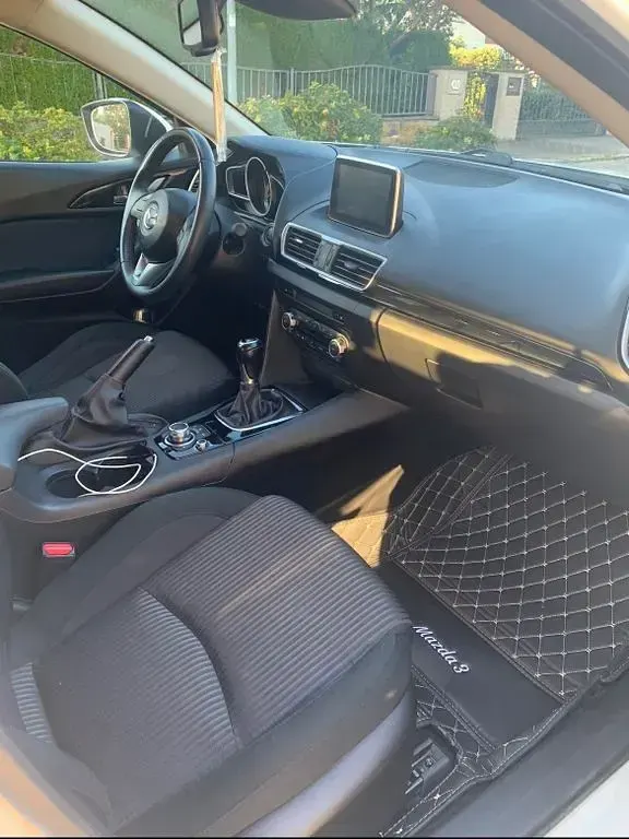 Second-hand Mazda 3 Center-Line 150 CP (110 kW) 2015 Alb Berlinǎ