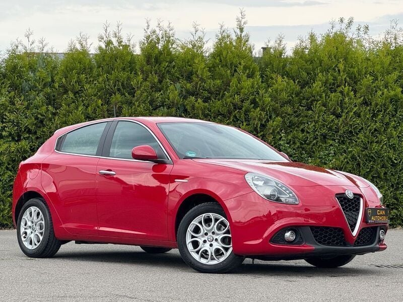 Rot Gebraucht 2017 Alfa Romeo Giulietta Super Kleinwagen | 8.990 € (Guter Preis) - Bild 1/4