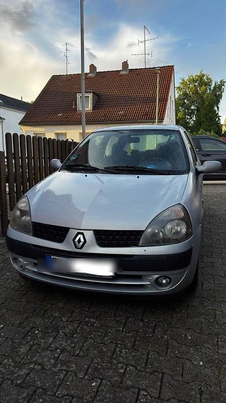 Grau Gebraucht 2002 Renault Clio II Limousine | 700 € (Fairer Preis) - Bild 1/4