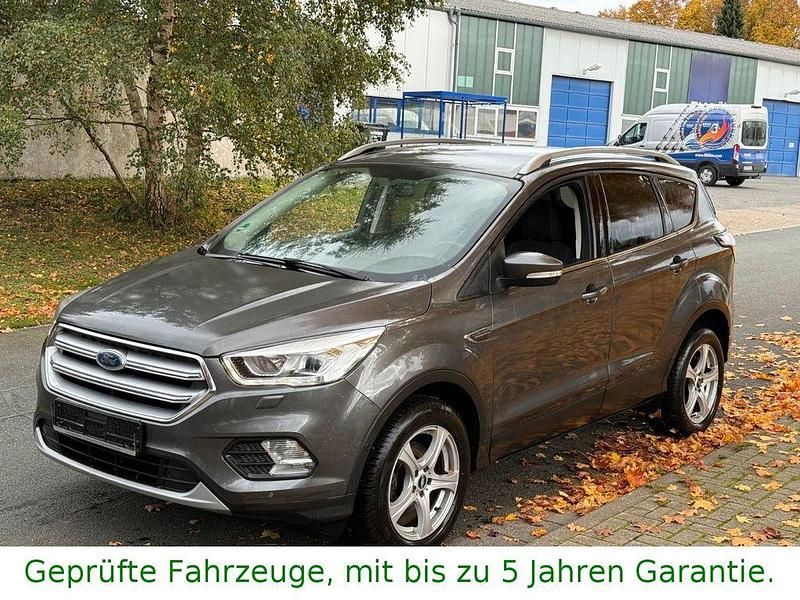 Gebraucht Ford Kuga Cool & Connect 150 PS (110 kW) 2018 Grau SUV