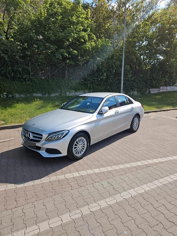 Gebraucht Mercedes C180 154 PS (113 kW) 2015 Silber Limousine