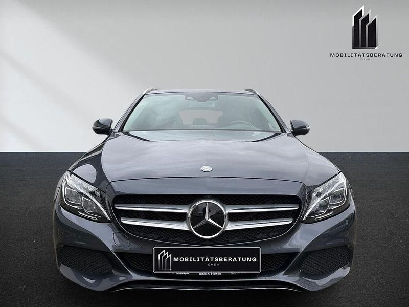 Gebraucht Mercedes C220 Avantgarde 170 PS (125 kW) 2015 Grau Limousine