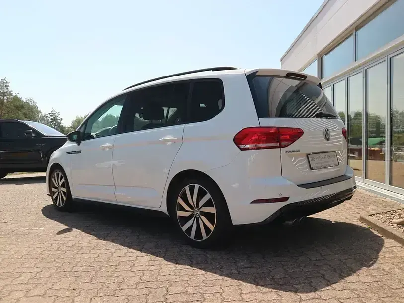 Gebraucht VW Touran Highline 150 PS (110 kW) 2019 Pure white Van / Kleinbus