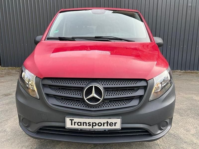 Usado Mercedes Vito 163 HP (119 kW) 2019 Vermelho Van