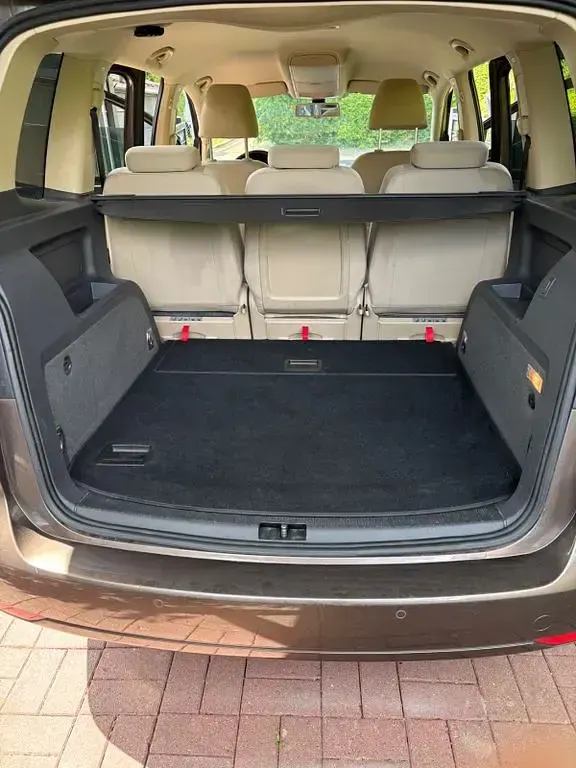 Gebraucht VW Touran 140 PS (102 kW) 2011 Weiß Van / Kleinbus