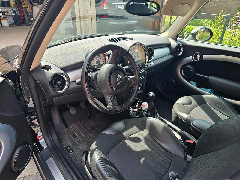 Gebraucht Mini Cooper 122 PS (89 kW) 2011 Schwarz Kleinwagen