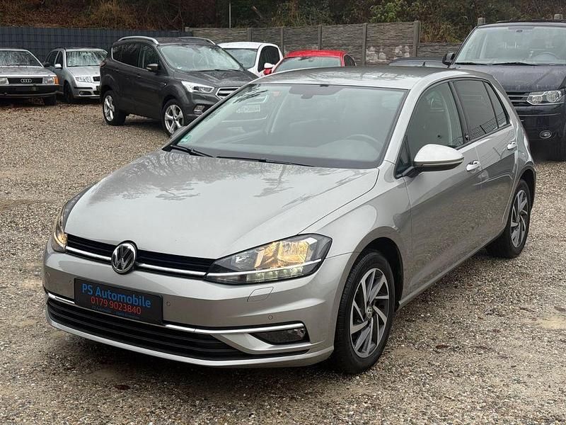 Silber Gebraucht 2017 VW Golf VII Sound Limousine | 11.995 € (Guter Preis) - Bild 1/4