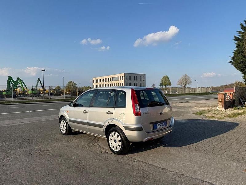Gebraucht Ford Fusion Ambiente 80 PS (58 kW) 2009 Silber Kleinwagen