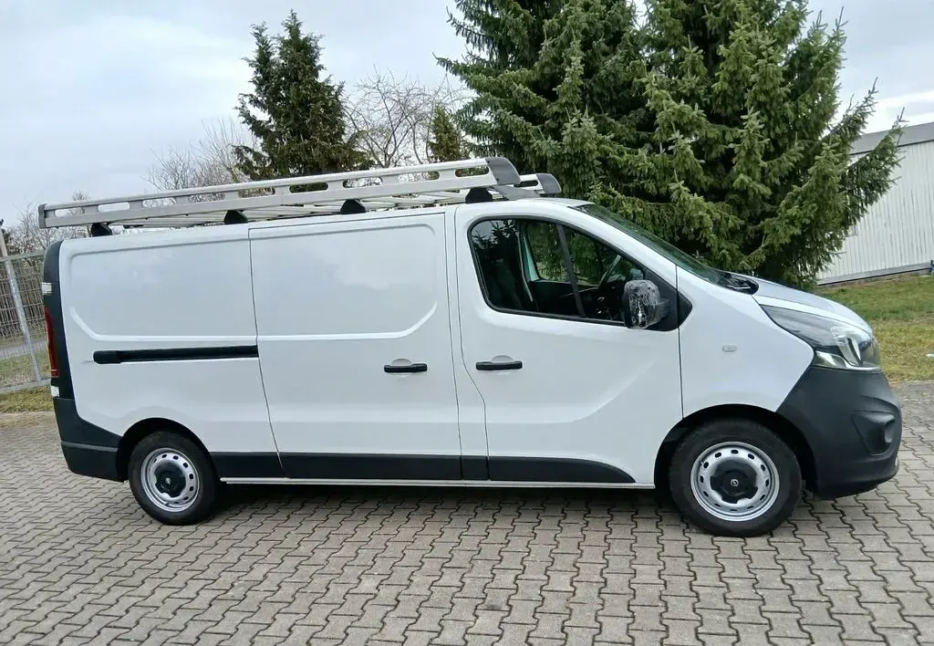 Gebraucht Opel Vivaro 120 PS (88 kW) 2016 Weiß Van / Kleinbus