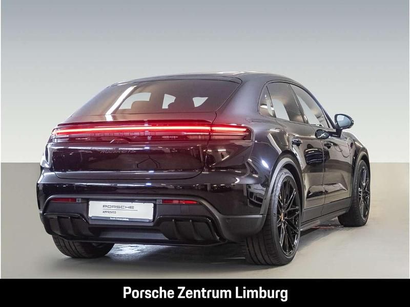 Neu Porsche Macan GTS 419 kW (571 PS) 2026 Tiefschwarzmetallic SUV