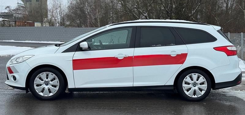Usata Ford Focus 85 CV (62 kW) 2014 Bianco Station wagon