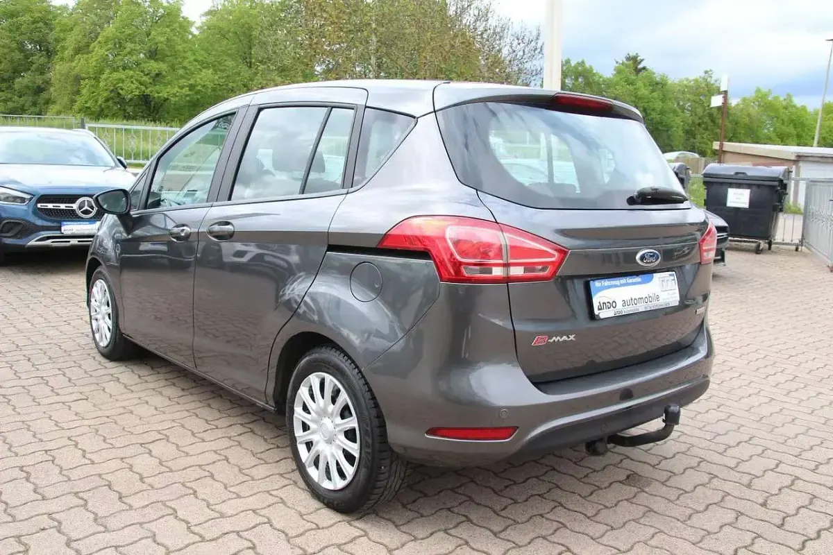 Occasion Ford B-MAX Trend 101 ch (74 kW) 2016 Gris Monospace