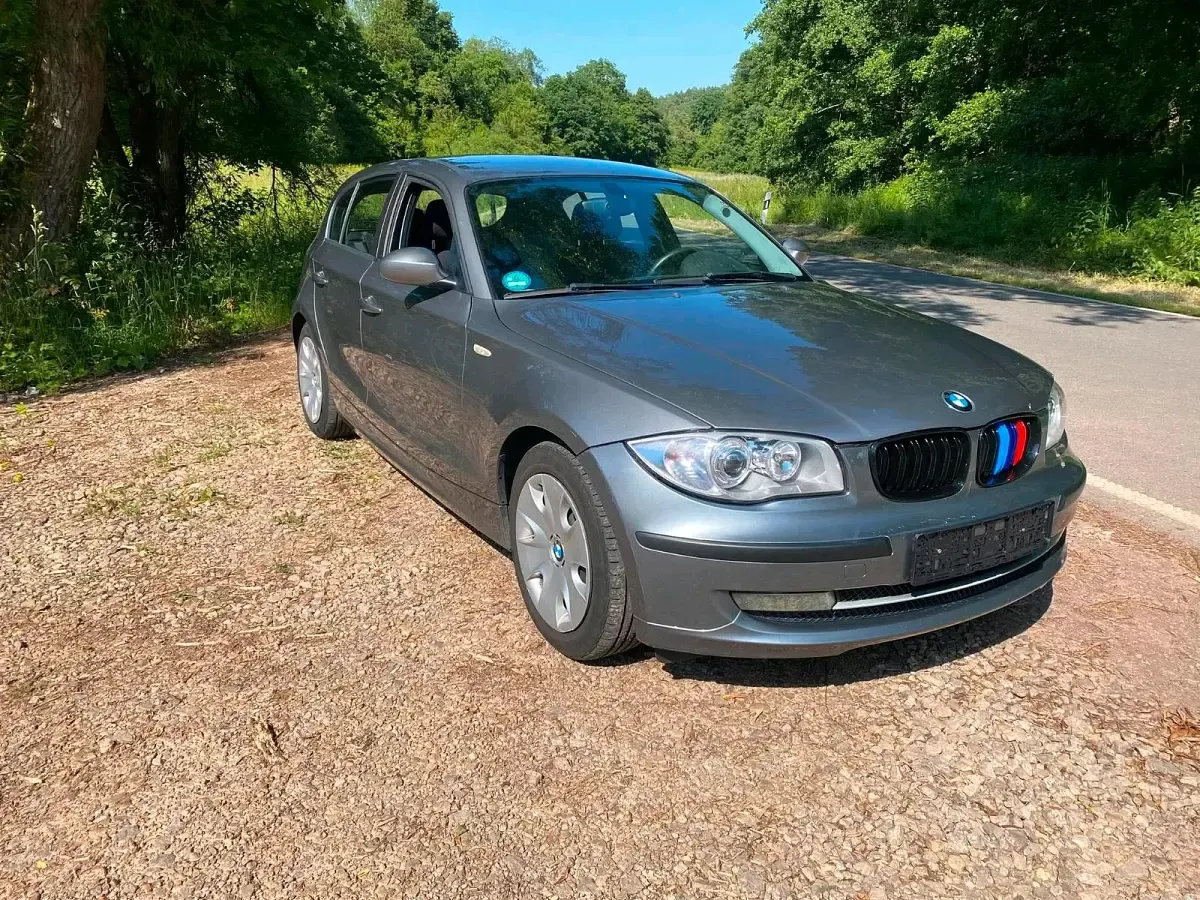 Gebraucht BMW 116 122 PS (89 kW) 2009 Grau Kleinwagen