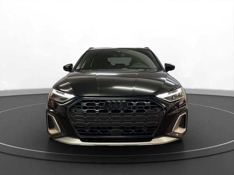 Gebraucht Audi A3 Ambiente 150 PS (110 kW) 2024 Schwarz Limousine