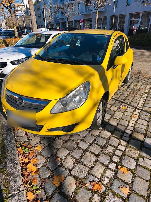 Gelb Gebraucht 2008 Opel Corsa Kleinwagen | 2.200 € (Etwas zu teuer) - Bild 1/4
