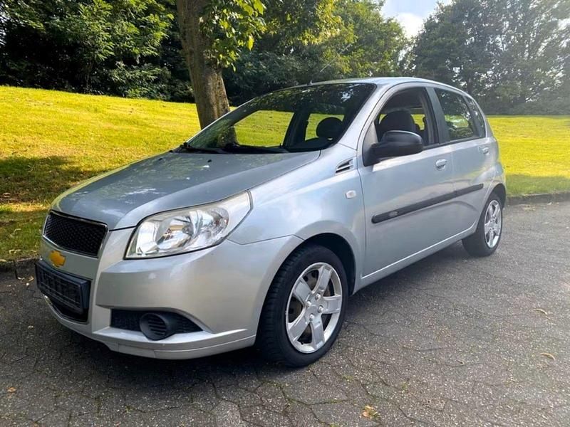 Gebraucht Chevrolet Aveo 84 PS (61 kW) 2009 Silber Kleinwagen