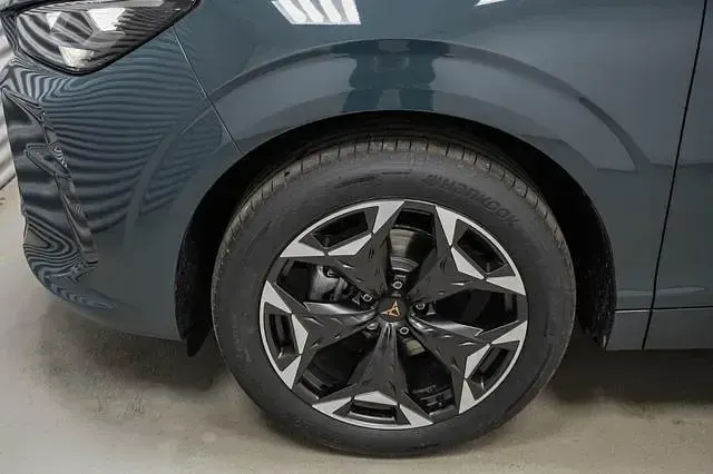 Neu Cupra Terramar 150 PS (110 kW) 2026 Fjordblau uni (9k) fjordblau uni (9k) SUV