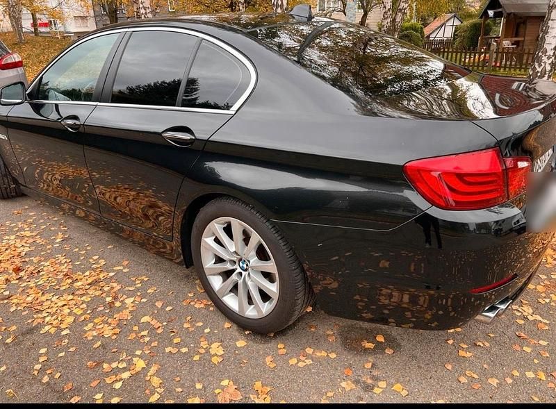 Gebraucht BMW 520 184 PS (135 kW) 2011 Schwarz Limousine
