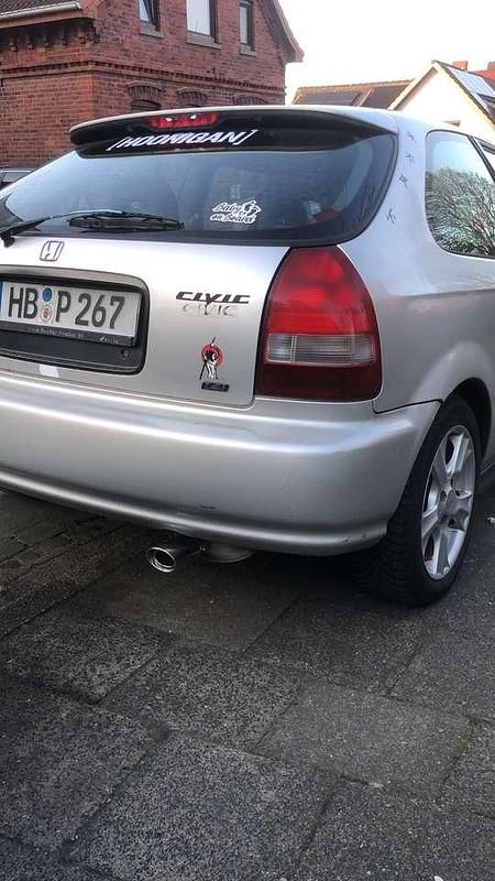 Second-hand Honda Civic 75 CP (55 kW) 2000 Berlinǎ