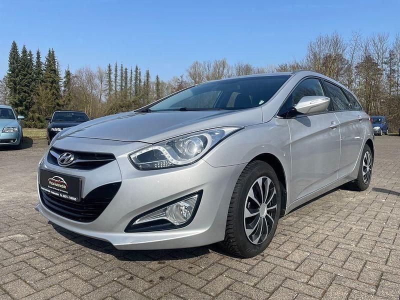 Gebraucht Hyundai i40 Edition 135 PS (99 kW) 2012 Silber Kombi