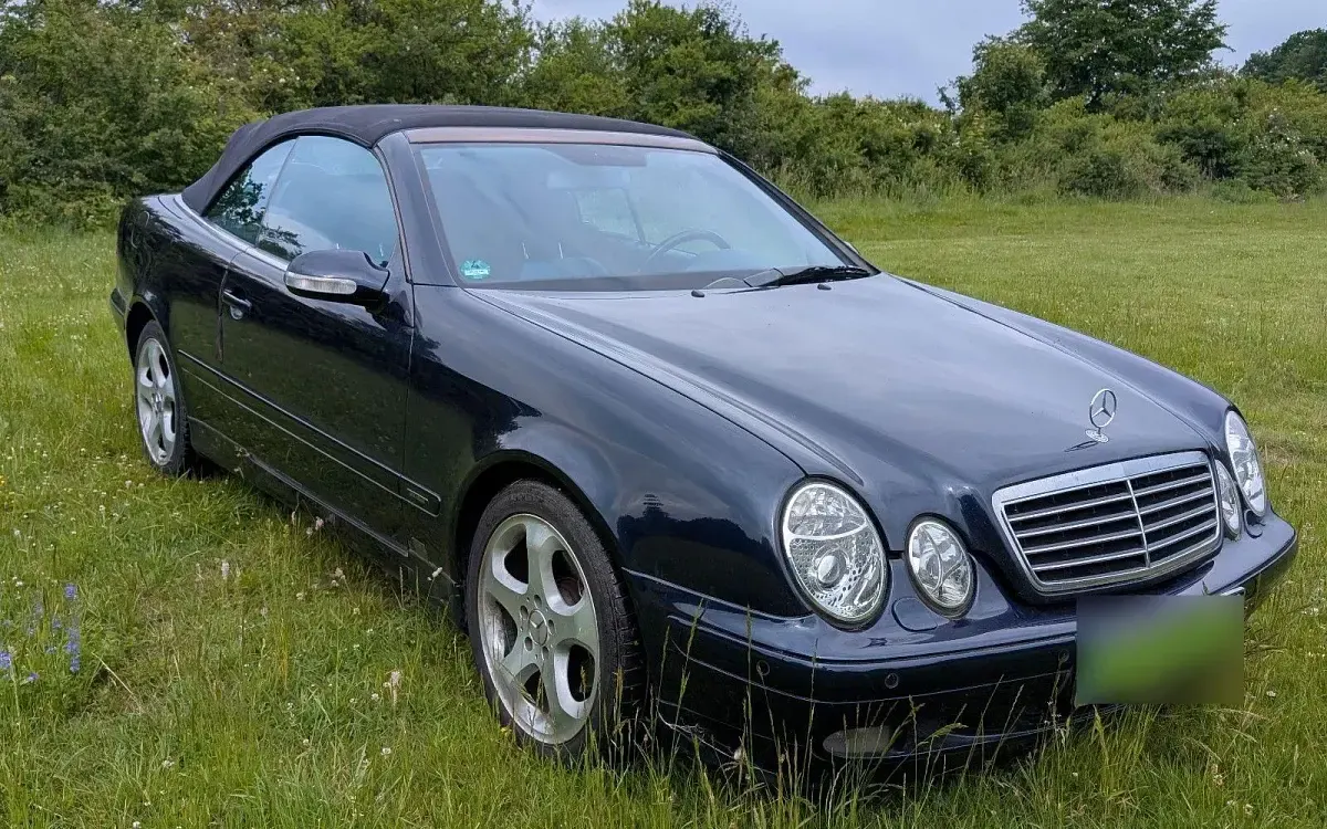 Gebraucht Mercedes CLK320 218 PS (160 kW) 2004 Blau Cabrio