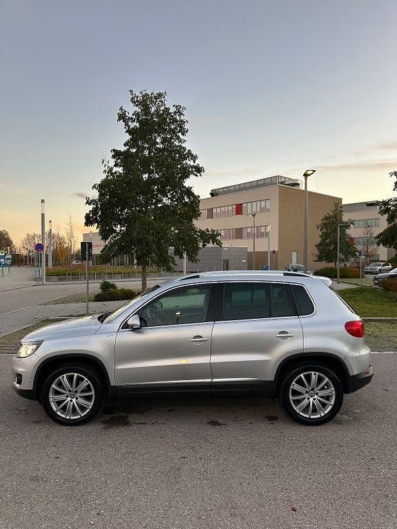 Silber Gebraucht 2014 VW Tiguan Sportline SUV | 12.600 € (Fairer Preis) - Bild 1/4