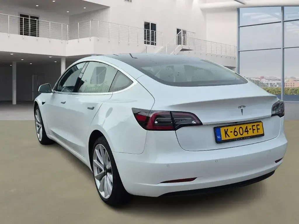 Gebraucht Tesla Model 3 Standard Range 225 kW (306 PS) 2020 Weiß Limousine