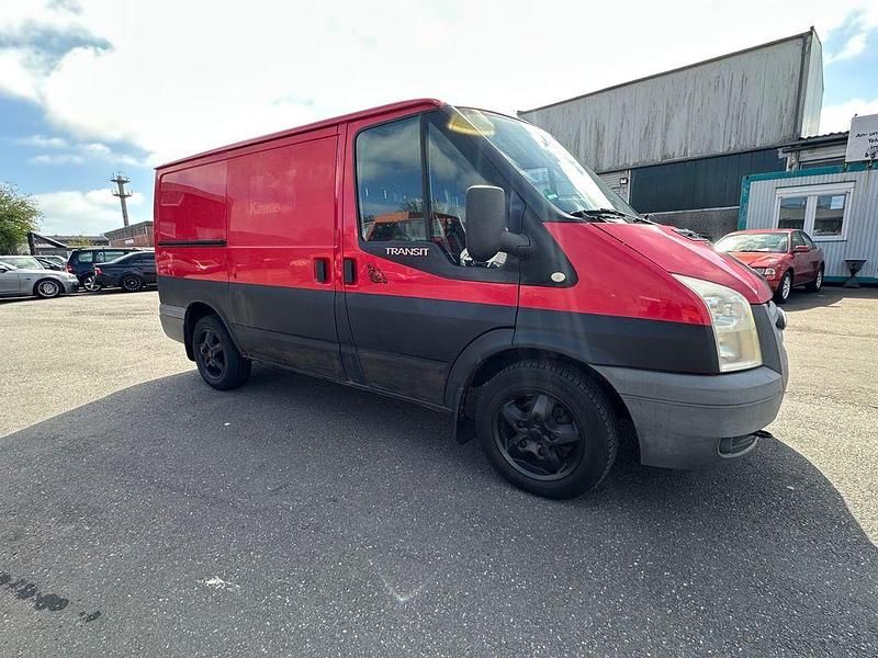 Second-hand Ford Transit 86 CP (63 kW) 2010 Roșu Pickup