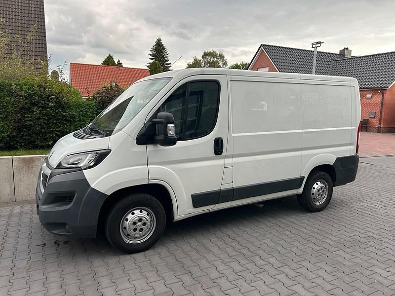 Weiß Gebraucht 2015 Peugeot Boxer Van | 7.990 € (Guter Preis) - Bild 1/4