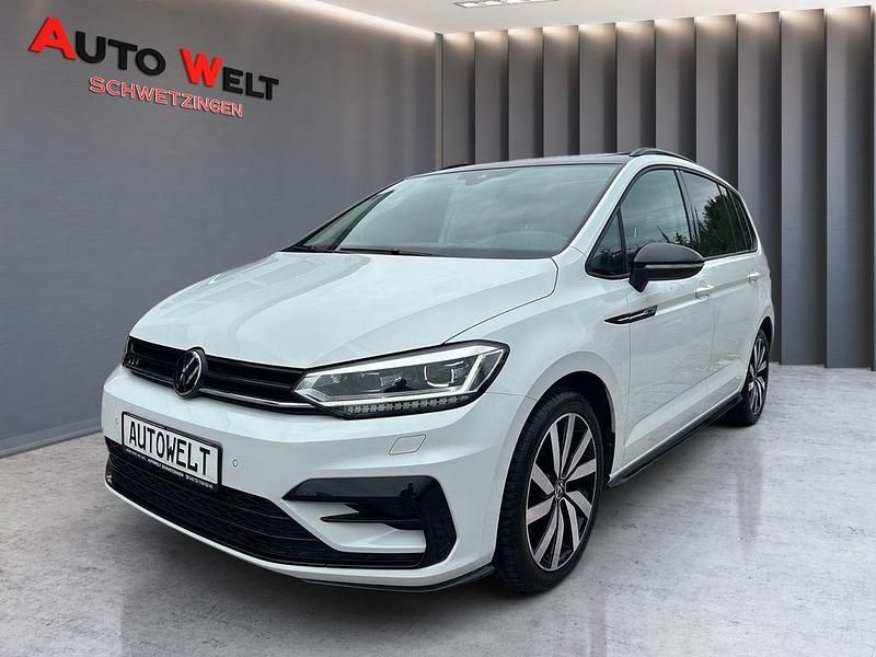 Weiß Gebraucht 2021 VW Touran R-line Van / Kleinbus | 32.490 € (Etwas zu teuer) - Bild 1/4