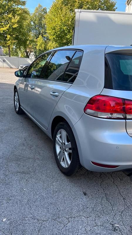 Grau Gebraucht 2012 VW Golf VI Kleinwagen | 4.499 € (Guter Preis) - Bild 1/4