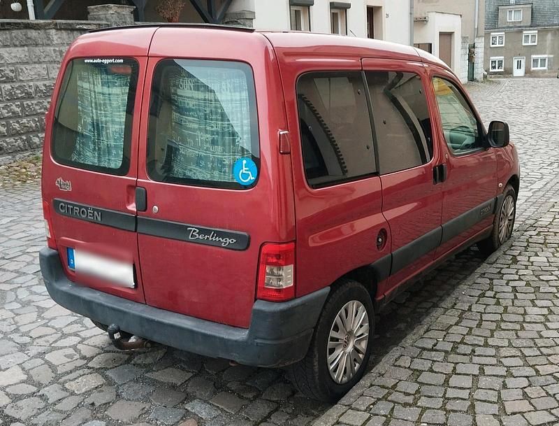 Rot Gebraucht 2006 Citroën Berlingo Van / Kleinbus | 1.150 € (Guter Preis) - Bild 1/4