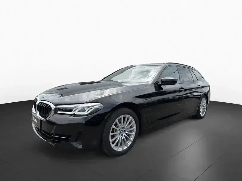 Gebraucht BMW 530e Comfort Edition 292 PS (214 kW) 2022 Bmw 530e xdrive touring (schwarz) Kombi