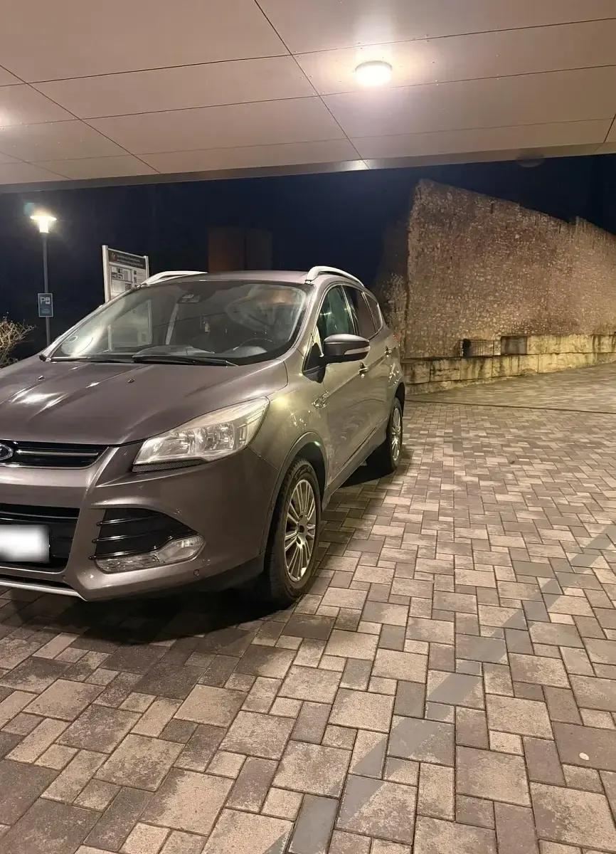 Gebraucht Ford Kuga Titanium 140 PS (102 kW) 2014 Silber SUV