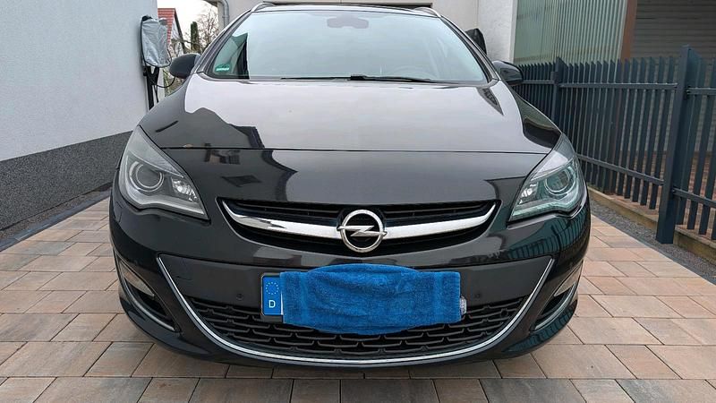 Gebraucht Opel Astra Innovation 160 PS (117 kW) 2013 Schwarz Kombi