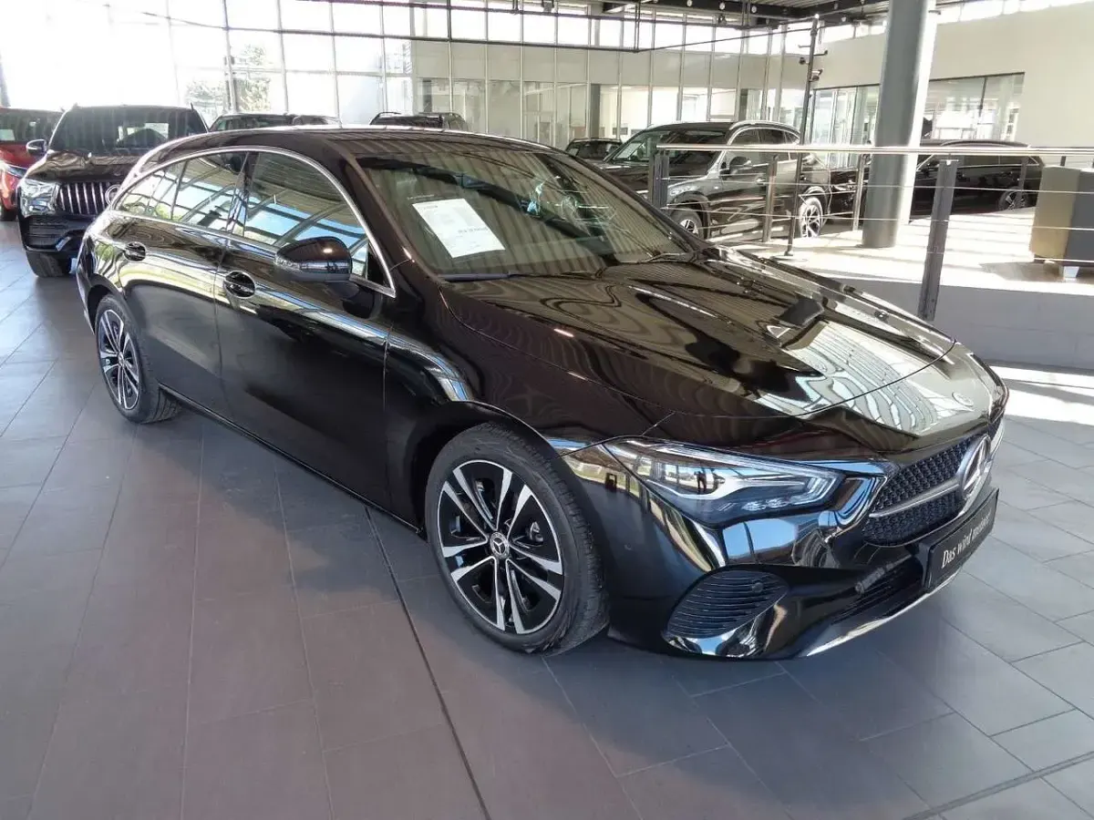 Gebraucht Mercedes CLA180 136 PS (100 kW) 2025 Schwarz Limousine
