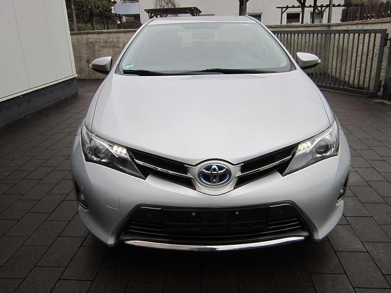 Gebraucht Toyota Auris Hybrid Edition 99 PS (72 kW) 2013 Silver metallic Kleinwagen