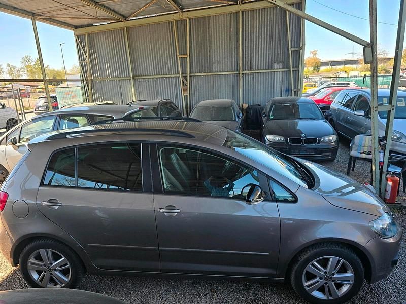 Gebraucht VW Golf VII Match 105 PS (77 kW) 2012 Braun Limousine