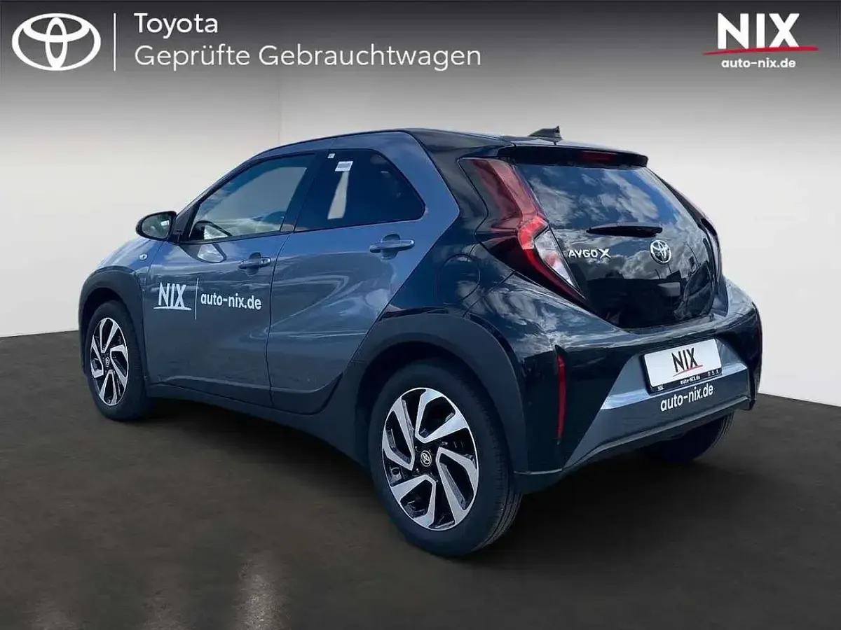 Gebraucht Toyota Aygo X Basis 72 PS (52 kW) 2025 Grau SUV