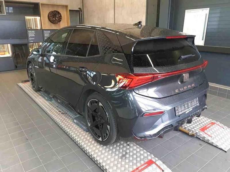 Gebraucht Cupra Born 169 kW (231 PS) 2022 Quasargrau Kleinwagen
