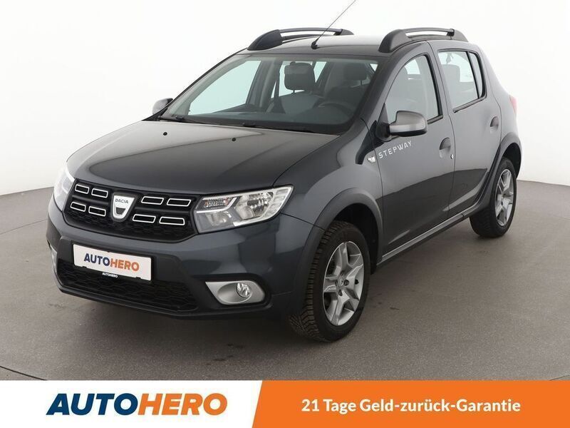 Grau Gebraucht 2017 Dacia Sandero Stepway Ambiance Kleinwagen | 9.950 € (Fairer Preis) - Bild 1/3