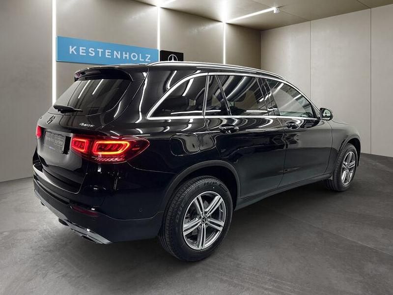 Gebraucht Mercedes GLC300e 320 PS (235 kW) 2022 Schwarz SUV