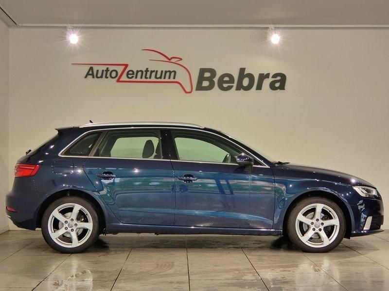 Gebraucht Audi A3 Sport 131 PS (96 kW) 2019 Kosmosblau Limousine
