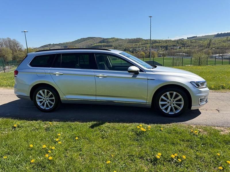 Second-hand VW Passat GTE 218 CP (160 kW) 2017 Argintiu Break