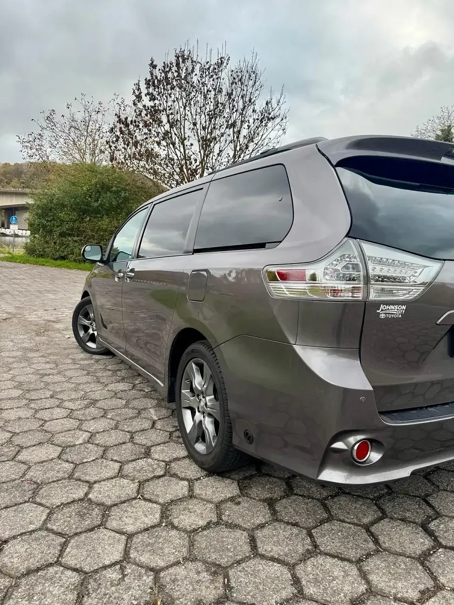 Gebraucht Toyota Sienna 269 PS (197 kW) 2015 Van / Kleinbus