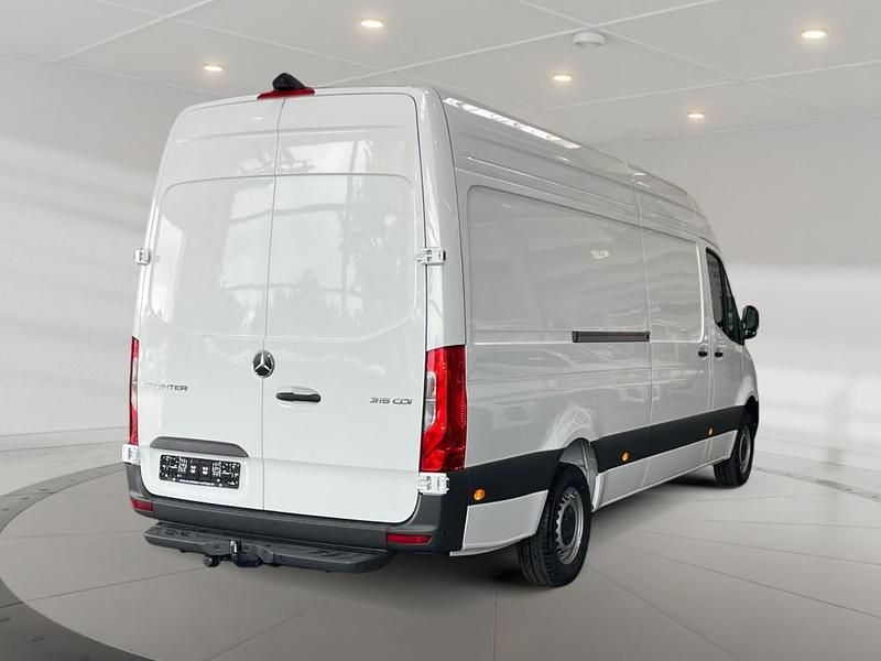 Second-hand Mercedes Sprinter 150 CP (110 kW) 2025 Alb Van