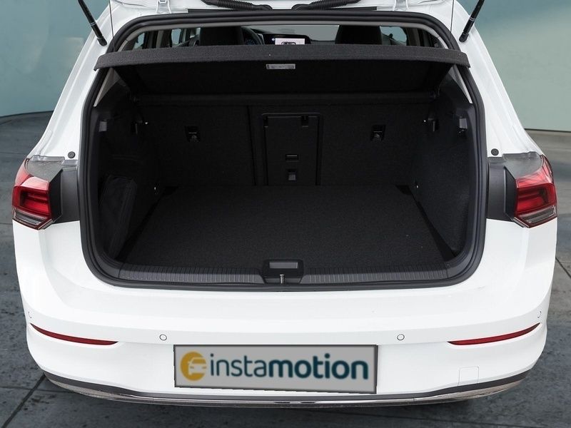 Gebraucht VW Golf VIII Move 131 PS (96 kW) 2023 Weiß Limousine