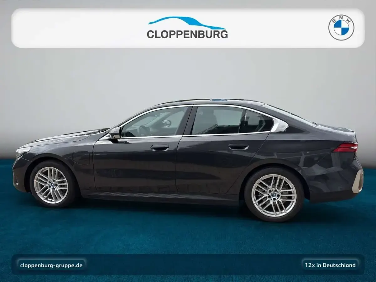 Gebraucht BMW 530e Sport Line 299 PS (219 kW) 2024 Grau Limousine