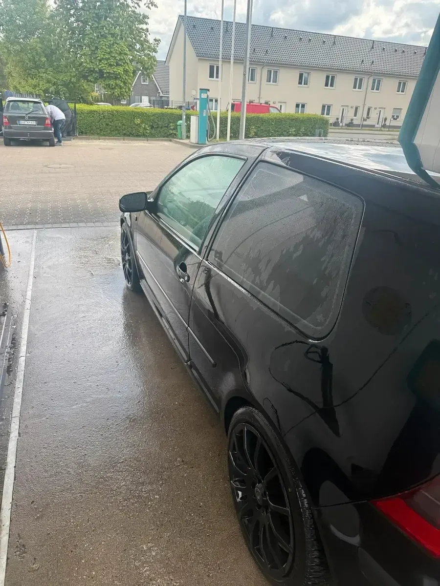 Gebraucht VW Golf IV 105 PS (77 kW) 2000 Schwarz Kleinwagen