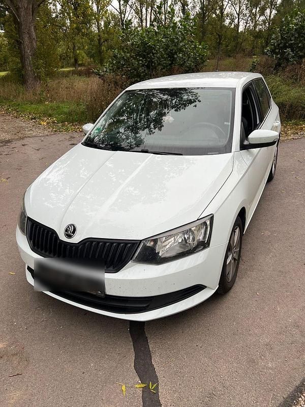 Schwarz Gebraucht 2015 Skoda Fabia Cool Edition Kleinwagen | 6.300 € (Teuer) - Bild 1/4